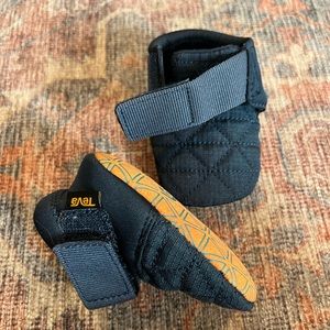 Teva baby shoes. Size 0-1